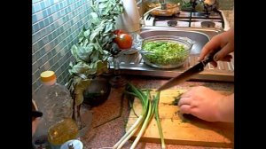 Готовим легкий вкусный салат из листьев салата с яйцами
