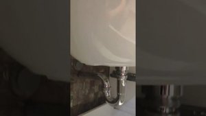 Установка и подключение умывальника к высоко расположенному сливу