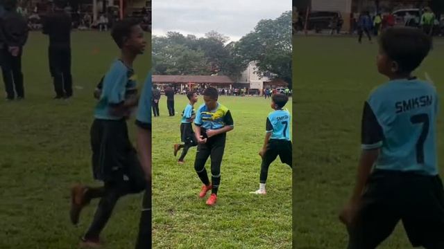 Warm up kaku lagi? #football #footballclub #soccer #grassrootfootball #soccerclub #hurricanezfc смотреть онлайн