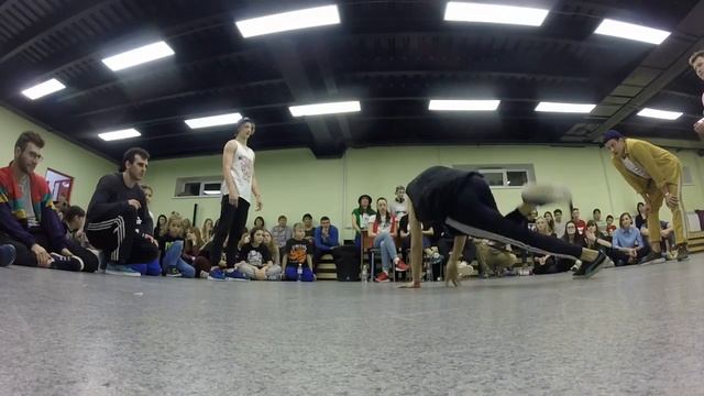 BIT IT 2x2 1/4: Суханов Никита и Вишняков Саша vs Ангелы Чарли смотреть онлайн