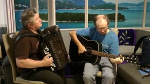 НА ТОТ БОЛЬШАК , НА ПЕРЕКРЁСТОК  -  гитара с баяном