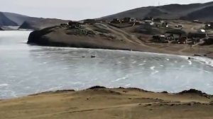 На Байкале машина провалилась под тающий лёд