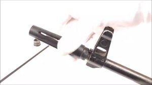 Установка щелевого пламегасителя на макет автомата АКМ