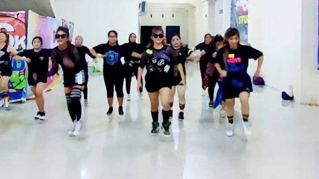 CON GANAS ZIN VOL 101 | BACHATA FUSION | ZUMBA CHOREO смотреть онлайн