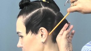 Затылочная зона и височная в короткой стрижке