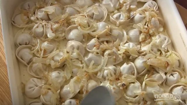 Пельмени в духовке с сыром