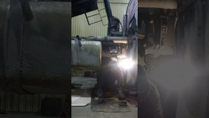 VOLVO FM замена передний Сайлентблок ! рессоры не снемаем.!