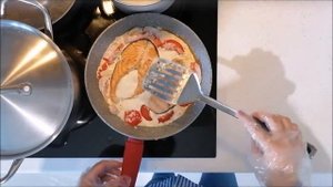Лосось в сливочном-чесночном соусе от студии "Домашние рецепты"