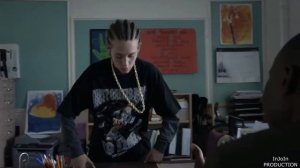 Бесстыжие | Карл Галлагер продает оружие в школе