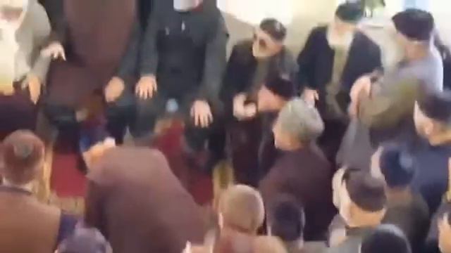 Копия видео "Ингушетия Женщина в Мечети" смотреть онлайн