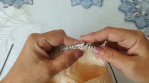 Шапка спицами с фиксированным отворотом и красивым узором.Подробный МК+Схема.Часть3.