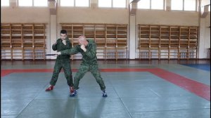 Упражнение 28. Обезоруживание противника при ударе ножом  снизу или прямо (НФП-2009)