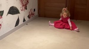 4 танца девочки Александры 2 года,  танцует с папой. Танцы с Вивальди, Барби (Barbie),Белые ангелы.