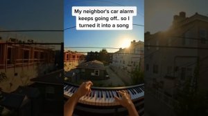 Не даёт покоя соседская сигналка? Импровизируй. Remix on car alarm