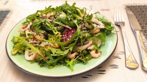 Салат с морепродуктами! Потрясающе красивые, лёгкий салат!