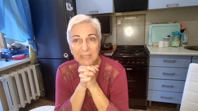 Крашу брови и ресницы. Ухаживаю за внешностью после больницы. смотреть онлайн