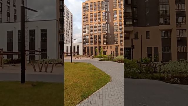 ЖК Скандинавия, Новая Москва, внутренний двор.  nnmoscow@bk.ru. июнь 2023, вечер.