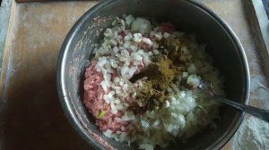 Захотела пельменей, жидкий фарш,лепим.