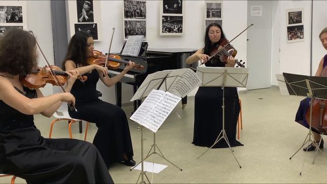 Марин Големинов - 5 скици за струнен квартет - Camerata Pontica смотреть онлайн