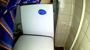 Регулировка высоты запорной арматуры в бачке унитаза. Выставляем уровень. воды.