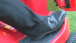 Honda HF1211 Ride On Lawnmower