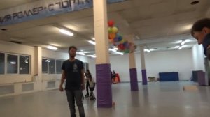 Катание на роликах в полубалансе хил-той и той-той