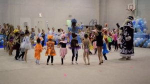 Веселый танец Дедушки Мороза и Снегурочки