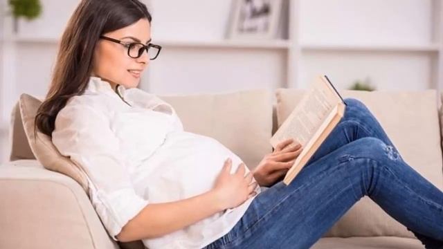 Шевеления плода во время беременности / Что важно знать будущей маме? смотреть онлайн