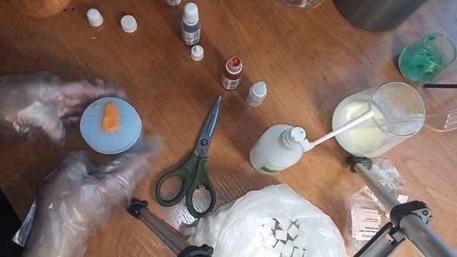 Заливаю новые силиконовые молды)))