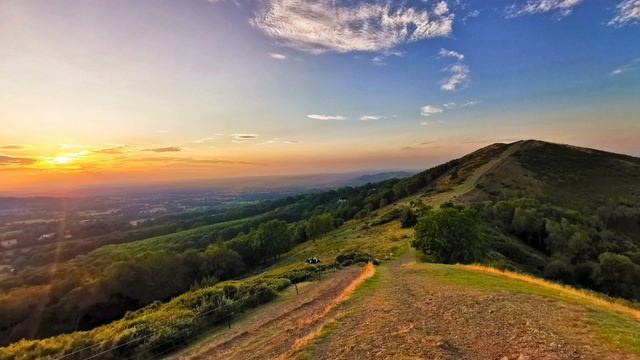 Eine Kleine Nachtmusik (A Little Music Night) - Mozart | 1 Hour Loop смотреть онлайн