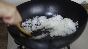 Фрукты в карамели на палочках