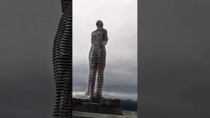 Скульптура "Мужчина и женщина"