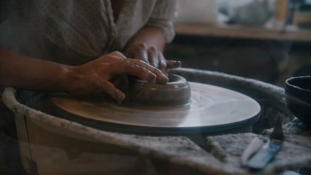 Расслабляющее гончарное искусство / Глиняный горшок своими руками за 5 минут