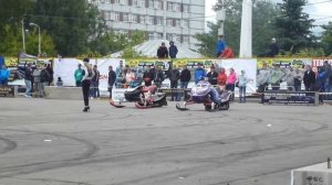 На снегоходах по асфальту