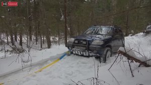 Джиперы влипли в непроходимые сугробы. Нива, УАЗ, Соболь,  Land Rover на бездорожье.