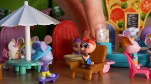 Алиса Шоу - Алиса и Медведь играют в игрушки Mouse in the house - Мышки в доме