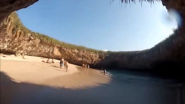 Мексика, скрытый пляж Мариетас.  Islas Marietas