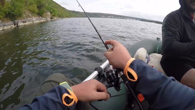 Рыбалка на Днестре с Ваней смотреть онлайн