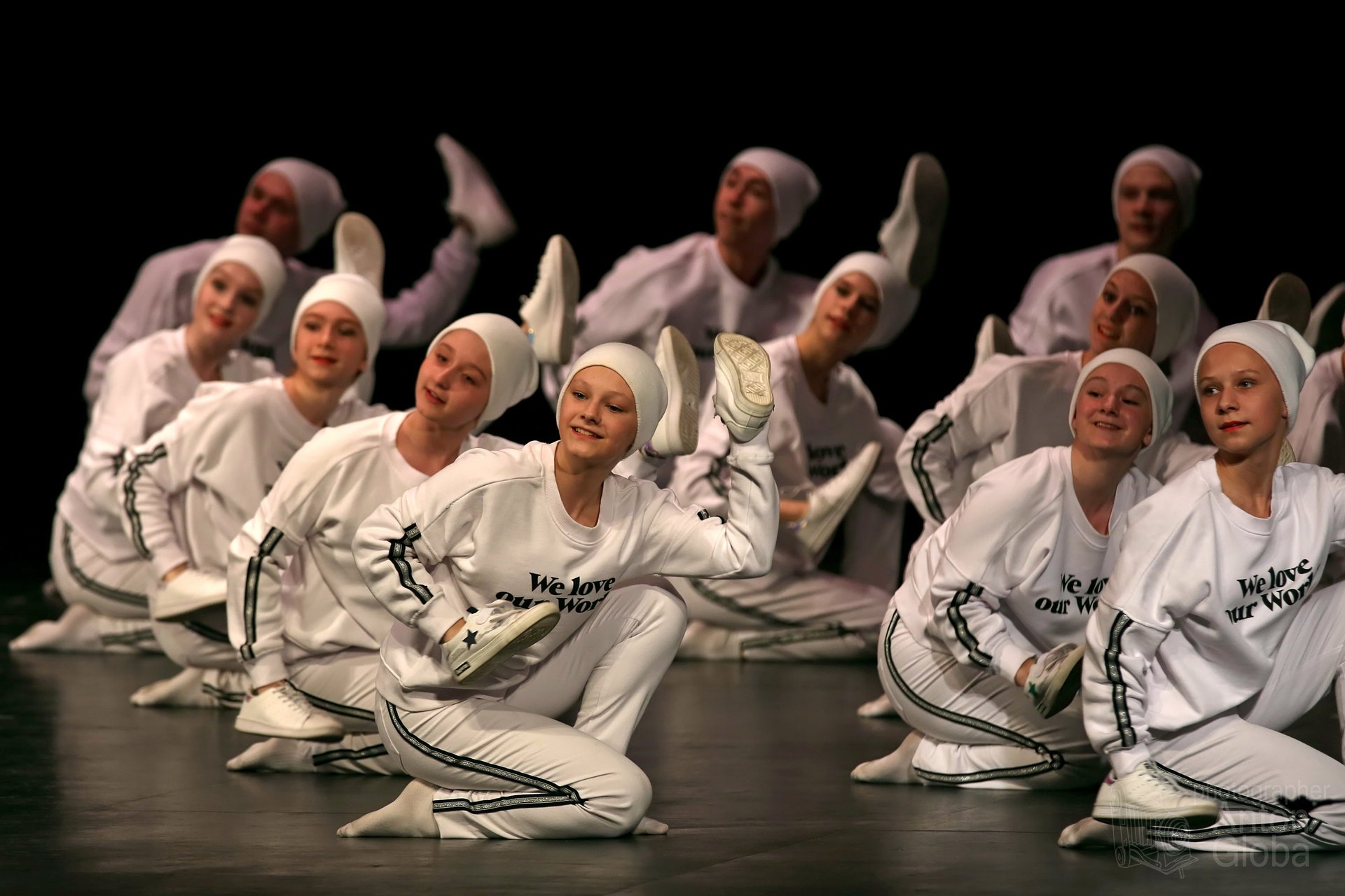 "Джамп стайл", ансамбль "Школьные годы". "Jump Style", ensemble "School Years". смотреть онлайн