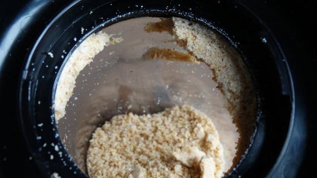 Айва запеченная с арахисовой пастой