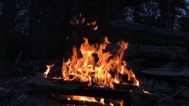 Медитация на огонь, Звук костра в лесу ночью | Для сна и отдыха | Звуки природы смотреть онлайн