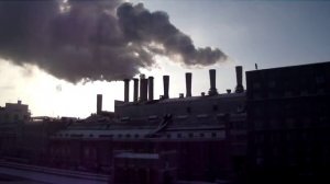 Дымят трубы московской промышленности