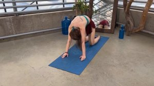 gimnast stretching yoga