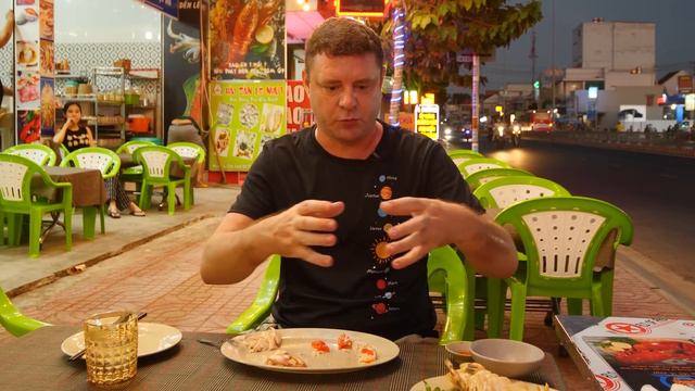 Обзор Quán Nhậu Bình Dân Hải Sản Tươi Sống Bé Vy. Райский выбор морепродуктов! смотреть онлайн