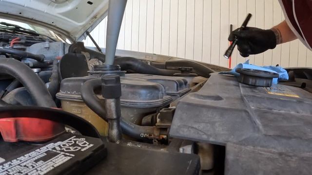 Ford Crown Victoria Police Interceptor Ölwechsel und Thermostat fällig смотреть онлайн