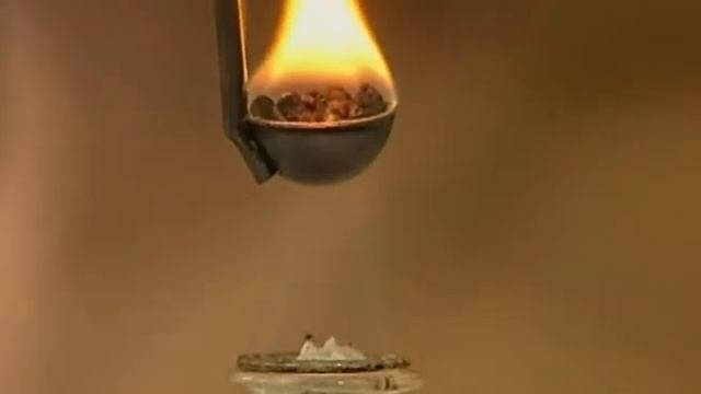 Горение фосфора в кислороде.wmv