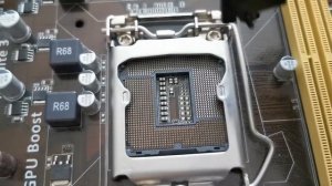 Заглушка на LGA Socket.  Как правильно надеть?
