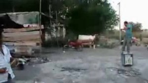 Потрясающая точность стрельбы из рогатки