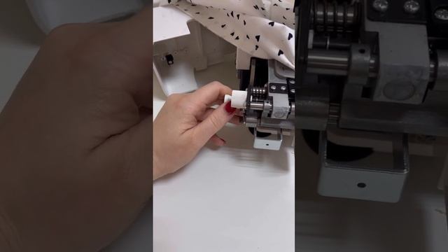 Когда актуален такой способ? Пришиваем манжет, соединяем рукава с изделием, пришиваем пояс и т.д. смотреть онлайн