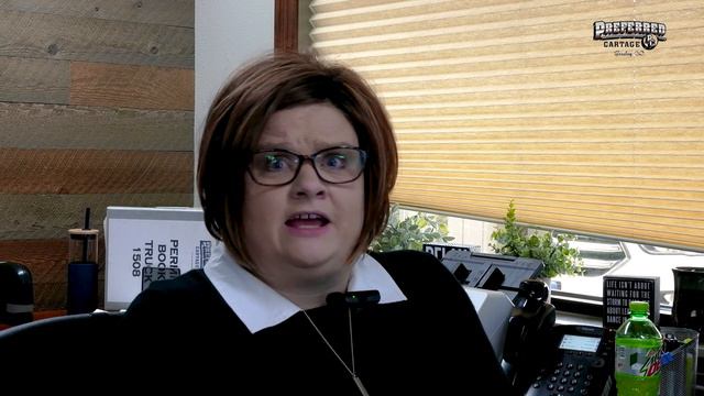 Meet Kelly, HR Manager and Recruiter Who Found Her Home on the Open Road! смотреть онлайн